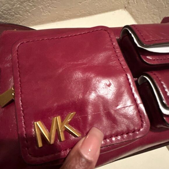 Michael Kors Dakota Multi Pocket Shoulder Bag Mulberry Leather Buckle Strap NWT - Picture 15 of 15
